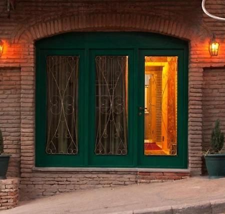 Green Door Tbilisi Luaran gambar